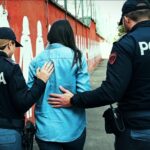 Perseguita e minaccia giovane mostrandosi con una pistola in un video: arrestato