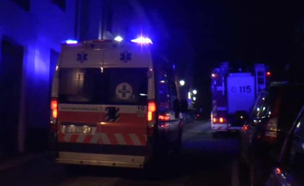 Infortunio in pizzeria: una mano finisce nell’impastatrice, grave una donna