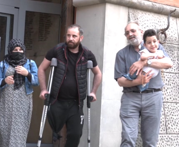 Papà Munzir e il piccolo Mustafa arrivano a Budrio per iniziare le cure