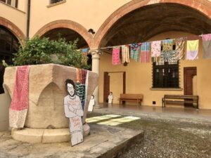 Foto e drappi colorati: l’Unibo aspetta Patrick Zaki