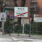 Aggrediscono ‘per gioco’ una donna e la buttano a terra