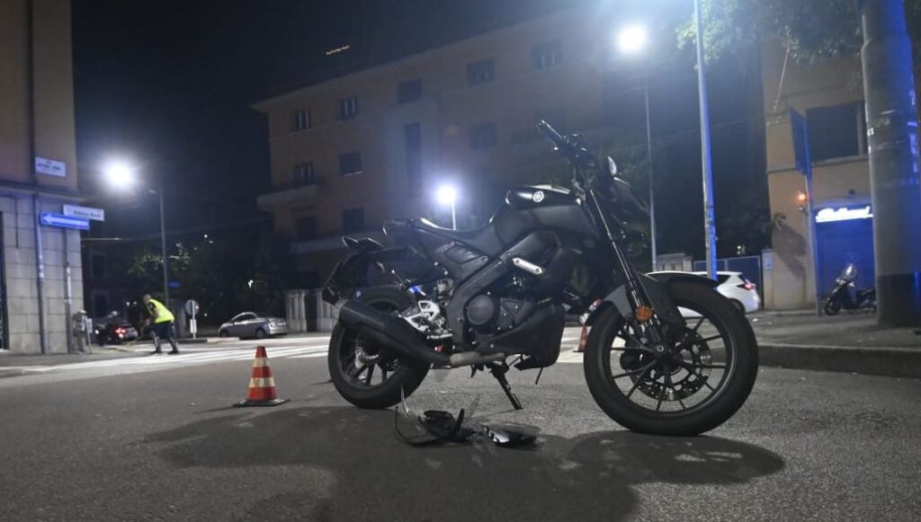 Moto si schianta in via Mazzini, gravissimo un 20enne
