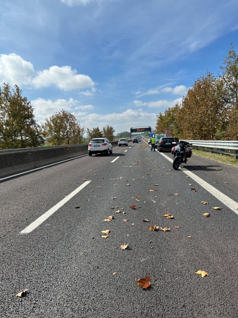 Incidente A13, grave una donna