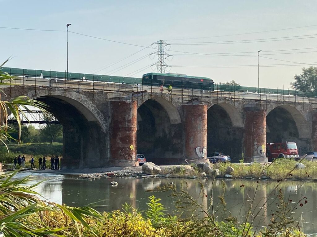 Trovato corpo senza vita sotto il Pontelungo