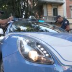 Ladro inseguito da passanti e denunciato dalla polizia