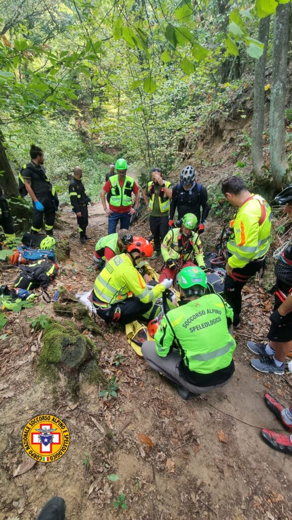 Ciclista cade in Appennino, interviene il Soccorso Alpino