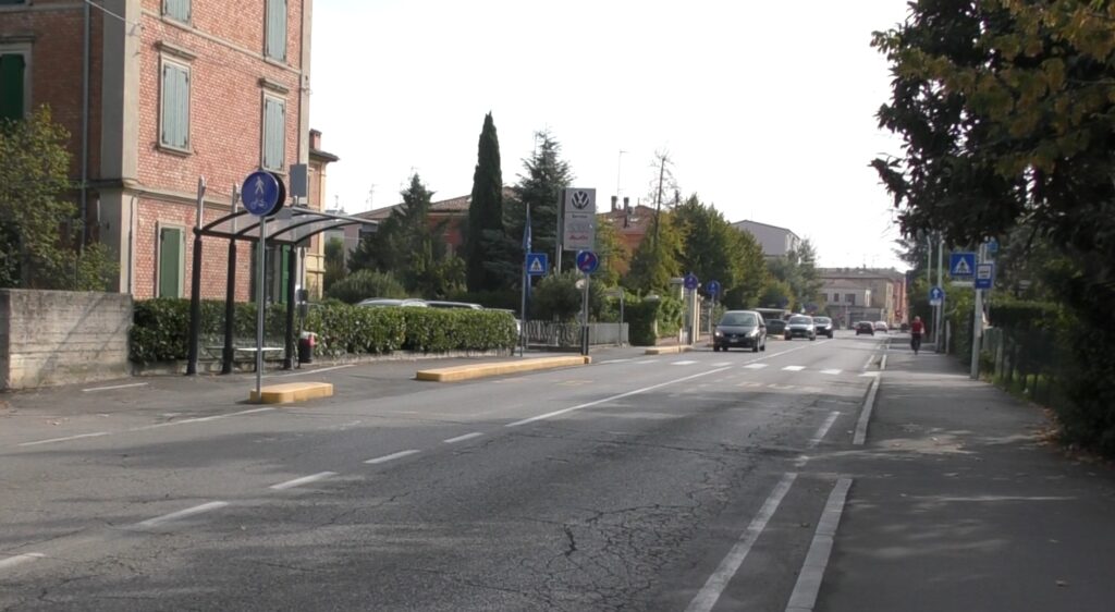 Investita da un’auto sulle strisce pedonali: grave una 20enne