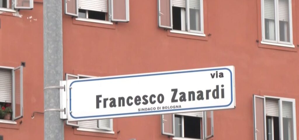 86enne bolognese allontana i ladri con un bastone