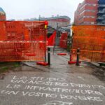 I collettivi riaprono il ponte pericolante sul Navile