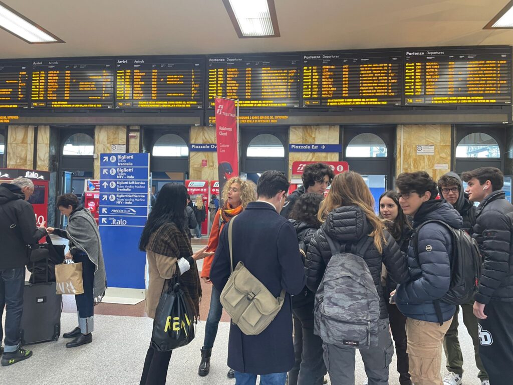Terremoto: treni, sospesa circolazione sulla linea Adriatica
