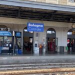 Vandalismi in stazione a Bologna dopo partite calcio, scattano 13 ‘Daspo’