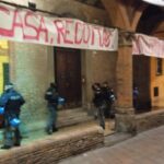 Via Oberdan, iniziato lo sgombero del palazzo occupato dal Cua