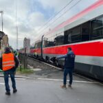 Anziano investito e ucciso da un treno al passaggio a livello di via Zanardi