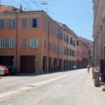 In due borseggiano una 74enne in via Santo Stefano, inseguiti e arrestati