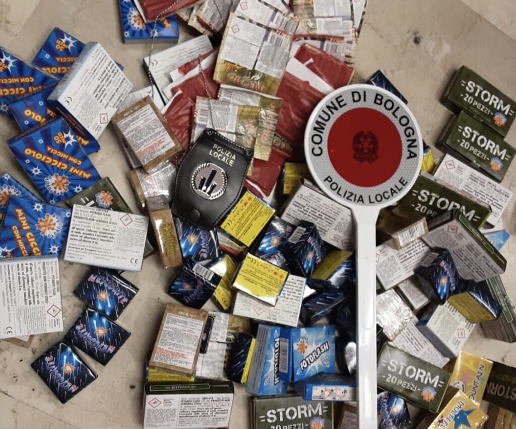 Natale a Bologna: niente petardi e fuochi d’artificio