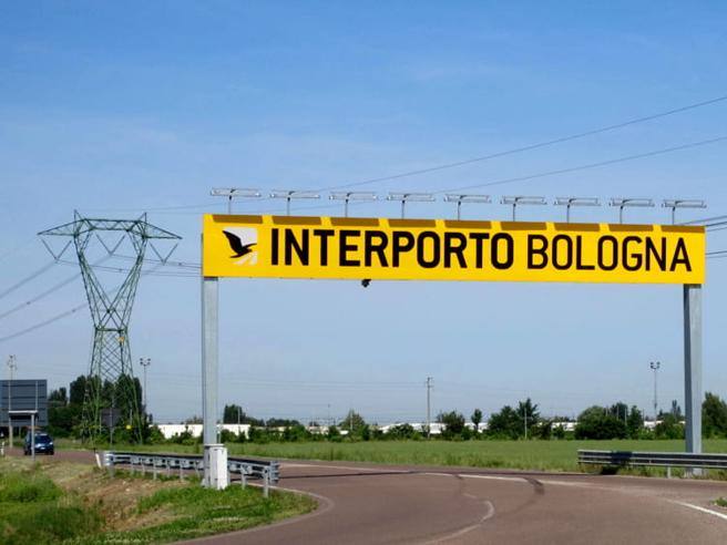 Incidente sul lavoro all’Interporto, ferito operaio 63enne