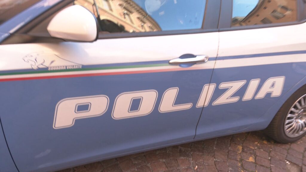 Droga a Bologna: due arresti in via Massarenti
