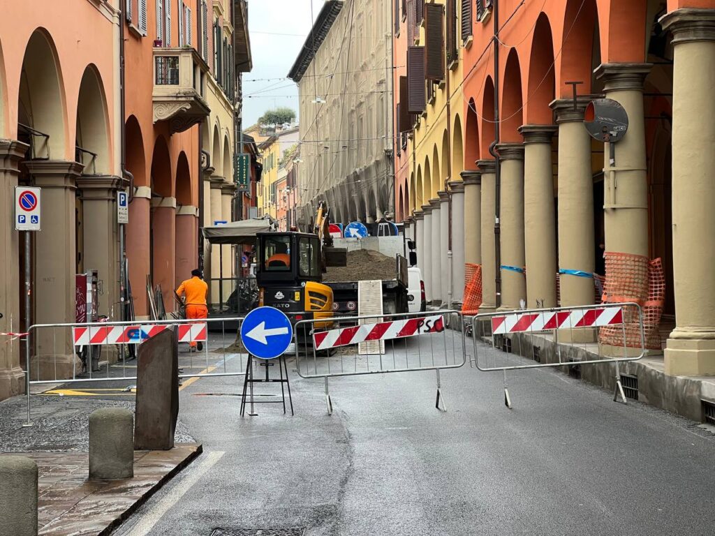 Chiuse via San Vitale e via Marsala per lavori urgenti