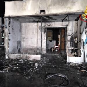 Abitazione in fiamme a San Pietro in Casale