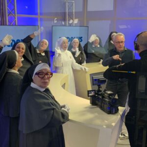 Sister’s invasion: fratello canto, sorella nota. C’è puzza di zolfo