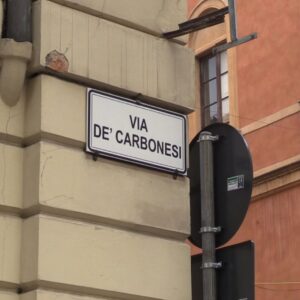 Via Carbonesi, la Giunta forza la pedonalizzazione: da Pasqua sperimentale nei week-end