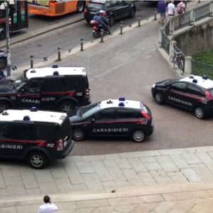 Spaccia poco lontano dai carabinieri, arrestato in Piazza XX Settembre