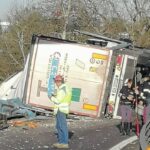 Camion si ribalta nello svincolo, disagi stamattina in autostrada