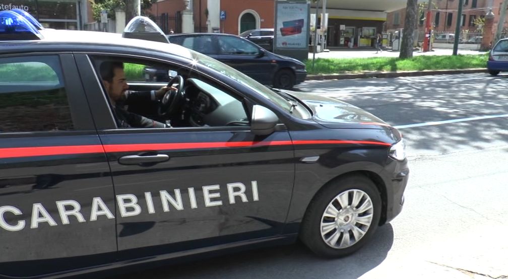 Perseguita la ex: divieto avvicinamento per stalker violento