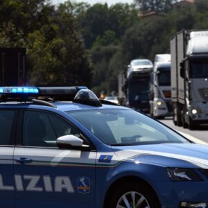 Guida ubriaco, camionista denunciato