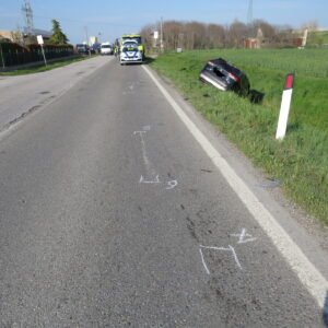 Incidente in via Saliceto, 85 enne in ospedale