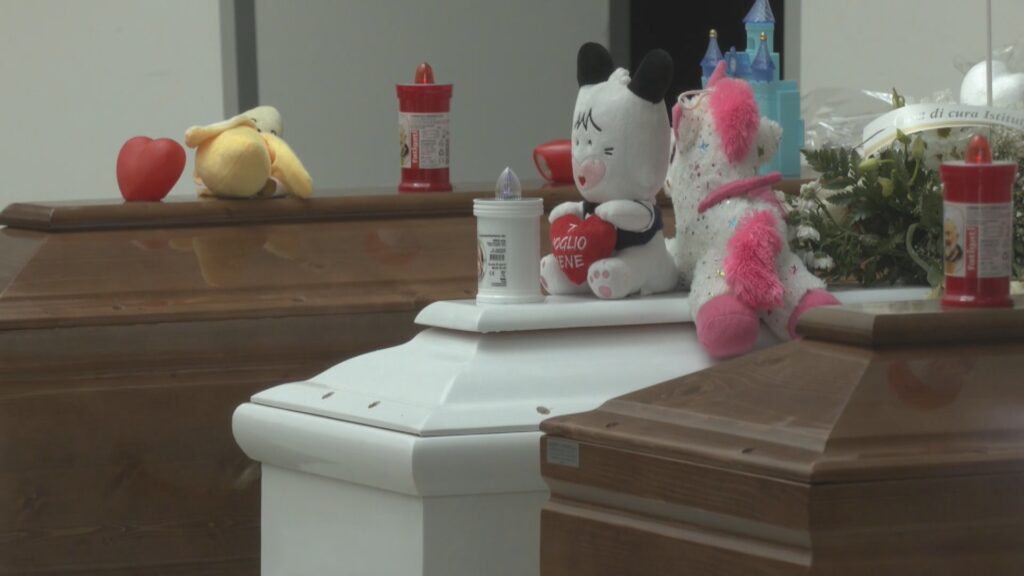 Venerdì le esequie (private) delle vittime del naufragio di Cutro