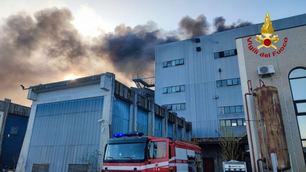 Incendio in una ditta di Minerbio, i rilievi di Arpae