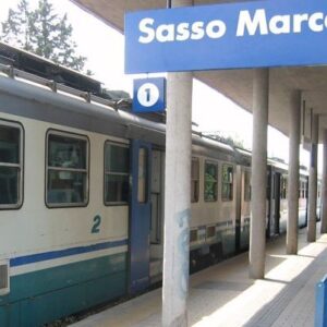 Carabiniere libero da servizio aiuta capotreno in difficoltà