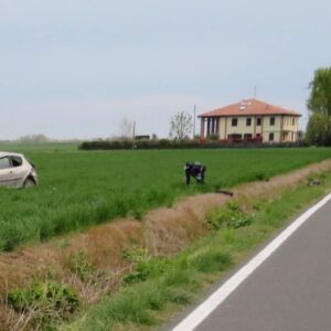 Auto fuori strada a Bentivoglio, muore un uomo di 39 anni