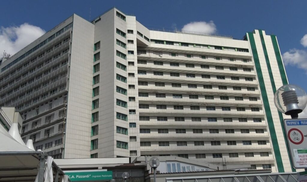 Incidente in zona Navile, grave motociclista