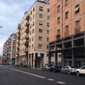 Non pagano cena da 100 euro al ristorante, il titolare li segue e li fa denunciare