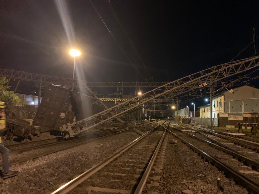 Deraglia il carro di un treno, interrotta la linea Bologna-Firenze (elenco treni cancellati)