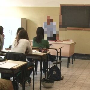 Alunno 15enne minaccia la prof per una nota sul registro