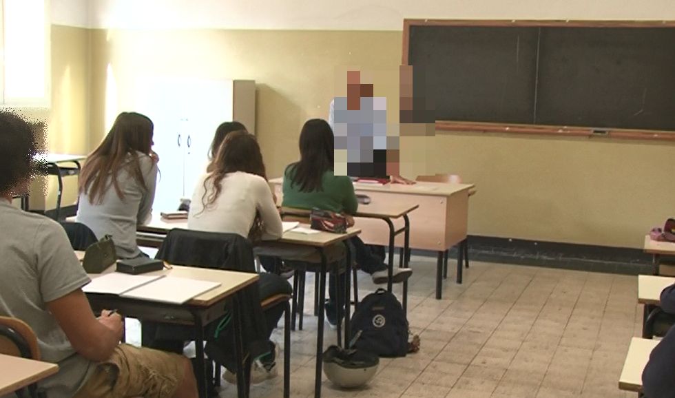 Alunno 15enne minaccia la prof per una nota sul registro