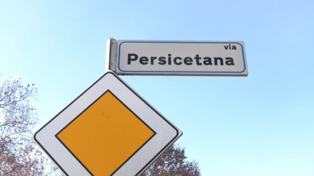 Schianto sulla Persicetana, grave un motociclista