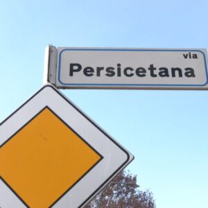 Schianto sulla Persicetana, grave un motociclista