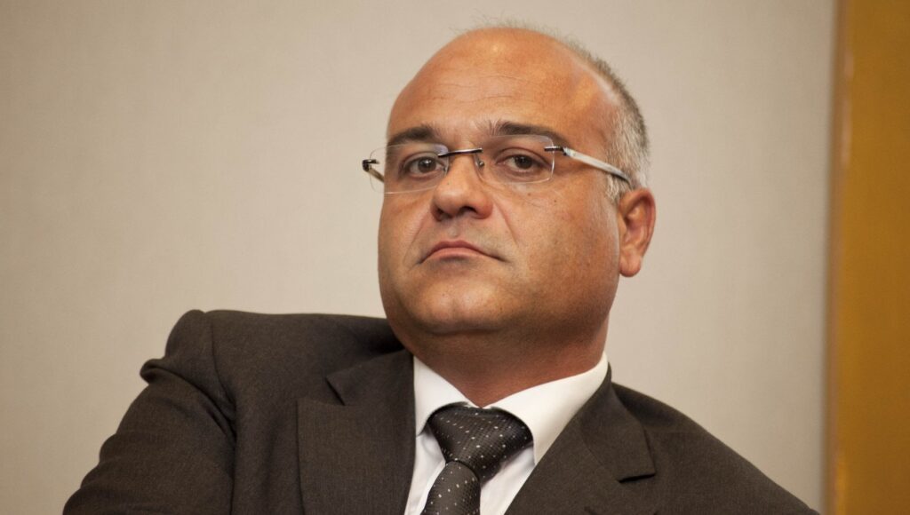 Bossoli davanti all’hotel di Bologna dove alloggiava Giuseppe Antoci