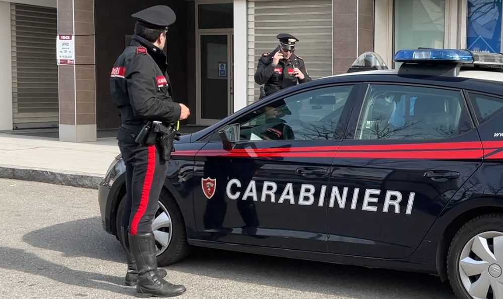 Perseguita donna conosciuta al supermercato