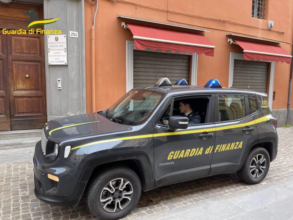 Lei estetista e lui fotografo: coniugi evasori totali smascherati dalla Finanza