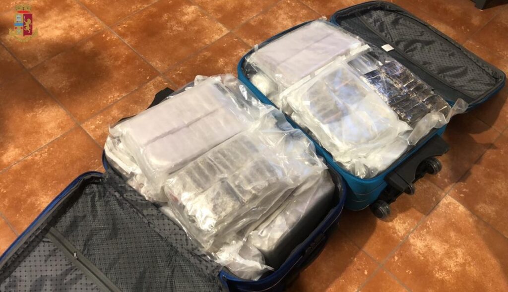 La polizia sequestra 65 kg droga a Bologna, due arresti