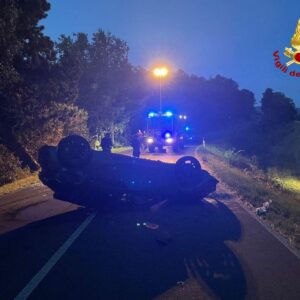 Auto si ribalta sulla Futa, un ferito