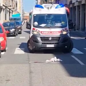 Pedone investito sulle strisce, è grave