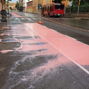 Ciclabile Saragozza, ci si mette anche la pioggia