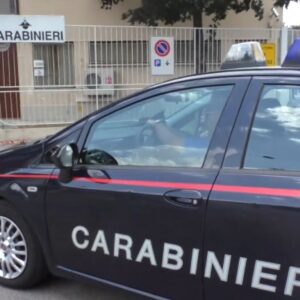 Ai domiciliari, chiama il 112 e chiede ai carabinieri di sparargli
