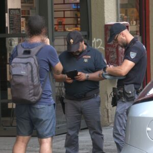 Sicurezza: 150 persone controllate in due giorni dalla polizia